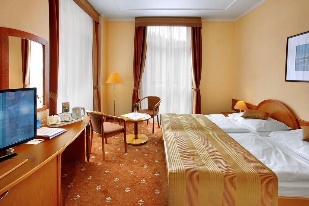 Hotel Ensana Hvezda - Imperial - Neapol Mariánské Lázně Exterior foto